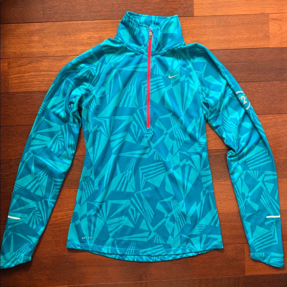 NWOT Nike Blue Geometric Print 1/4 Zip Long Sleeve